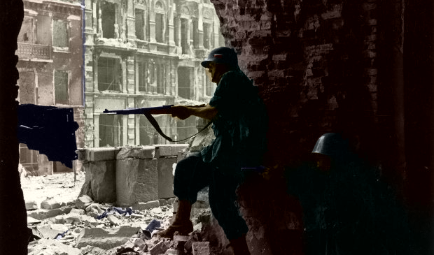Most Famous Warsaw Uprising Photos – Battle for a church